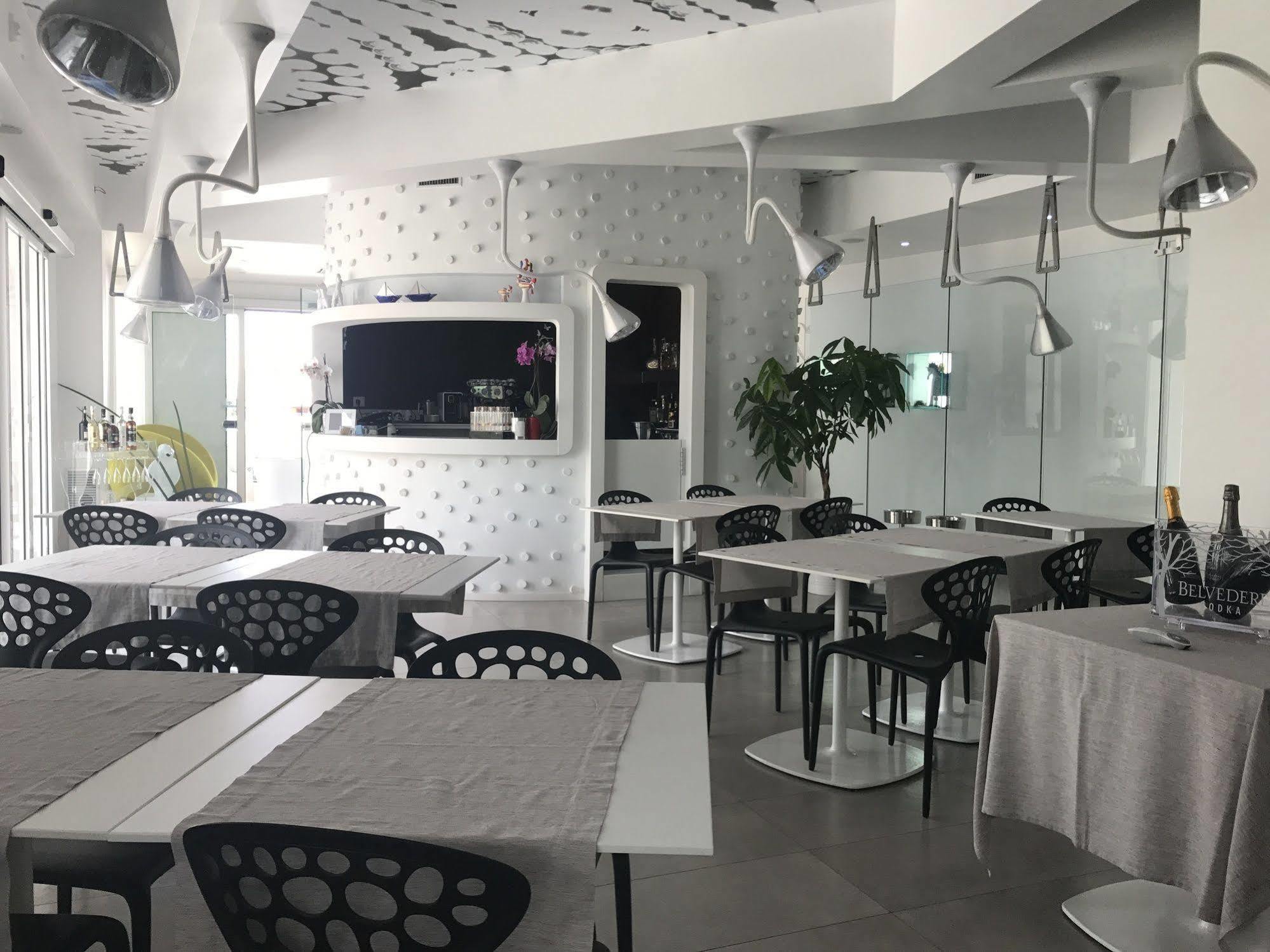 Quihotel Porto Cesareo Luaran gambar